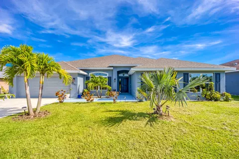 1021 SE Bywood Ave, Port Saint Lucie, FL 34953