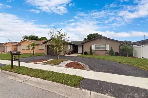 22300 SW 65th Ave, Boca Raton, FL 33428