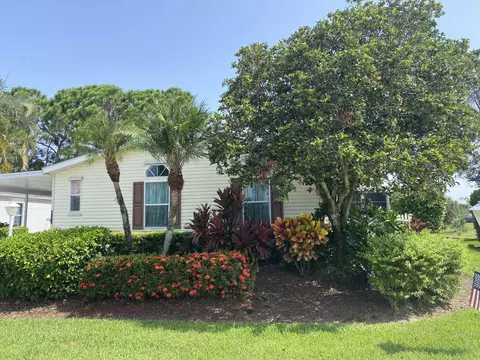 8182 14th Hole Dr, Port Saint Lucie, FL 34952