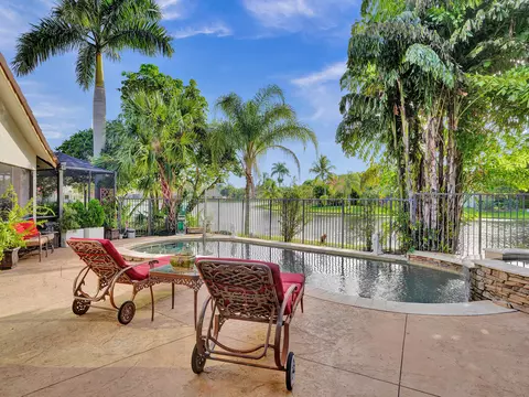 1087 Deerwood Ln, Weston, FL 33326