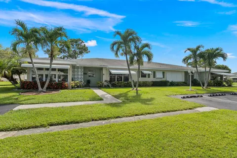 925 Savannas Point Dr #E, Fort Pierce, FL 34982