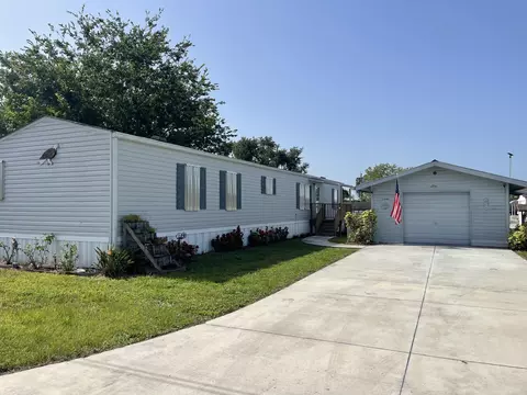 1040 12th St, Okeechobee, FL 34974