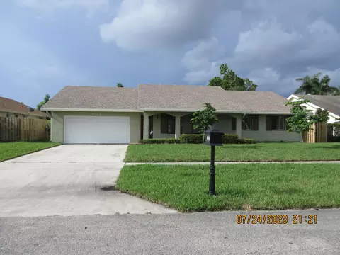 4834 Willow Dr, Boca Raton, FL 33487