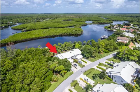 8846 SE Riverfront Ter, Tequesta, FL 33469