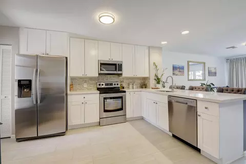 9518 Boca River Cir, Boca Raton, FL 33434