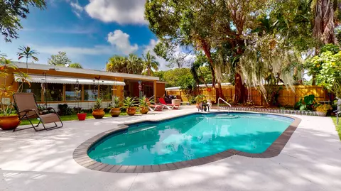 1009 Beach Ct, Fort Pierce, FL 34950