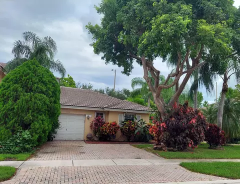 5356 NW 89th Ave, Sunrise, FL 33351