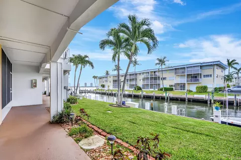 110 Shore Ct #106, North Palm Beach, FL 33408