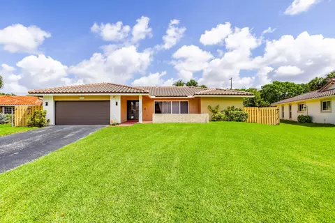 9239 NW 3rd Ct, Coral Springs, FL 33071