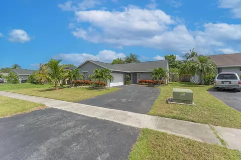 7785 Blackwood Ln, Lake Worth, FL 33467