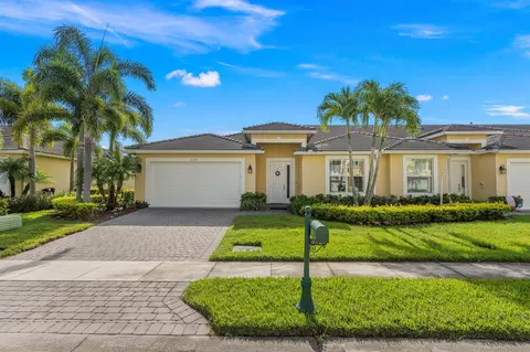 6124 NW Kendra Ln, Port Saint Lucie, FL 34983