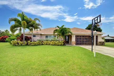 8366 Morning Star Rd, Lake Worth, FL 33467