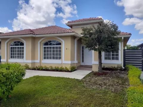 8163 NW 200th St, Hialeah, FL 33015