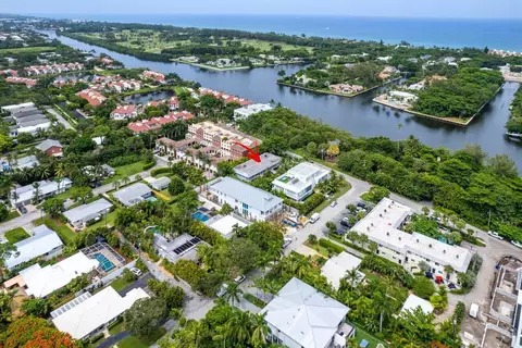 1202 Palm Trl #4, Delray Beach, FL 33483