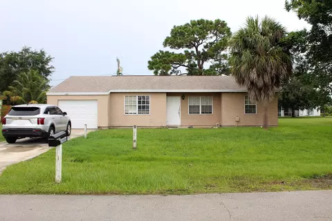 2486 SE Rock Springs Dr, Port Saint Lucie, FL 34952