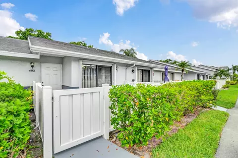 2641 W Gately Dr #602, West Palm Beach, FL 33415