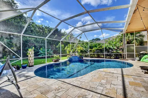 9557 Parkview Ave, Boca Raton, FL 33428
