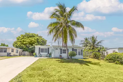 451 Hibiscus Tree Dr, Lake Worth, FL 33462
