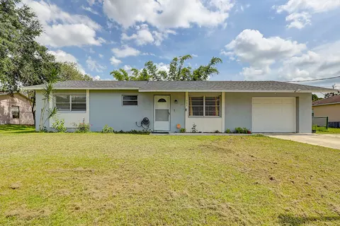 562 NW Kilpatrick Ave, Port Saint Lucie, FL 34983