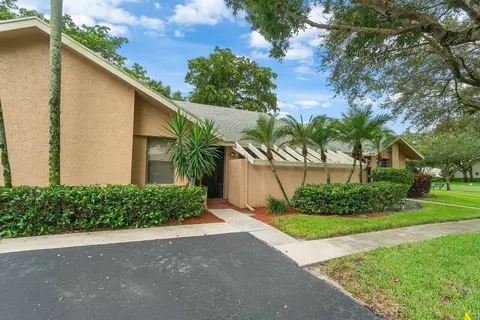 10840 Waterberry Dr, Boca Raton, FL 33498