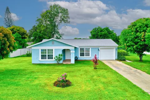 1942 SE Wheeling Ln, Port Saint Lucie, FL 34952