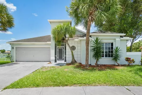 18851 La Costa Ln, Boca Raton, FL 33496