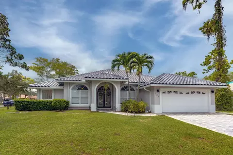 121 Cypress Cres, Royal Palm Beach, FL 33411