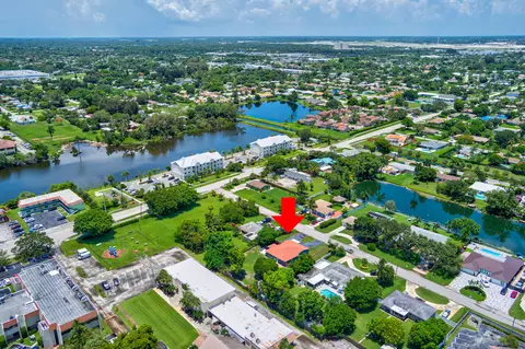 1900 Carissa Rd, Lake Clarke Shores, FL 33406