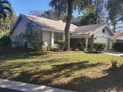 1521 Riverwood Ln, Coral Springs, FL 33071