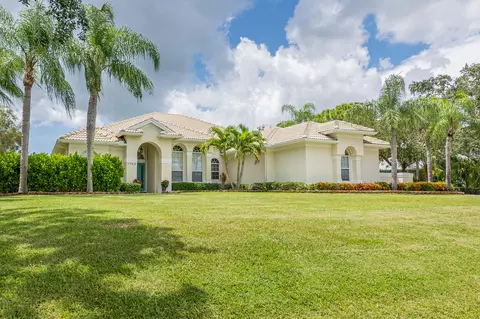 5068 SW Orchid Bay Dr, Palm City, FL 34990
