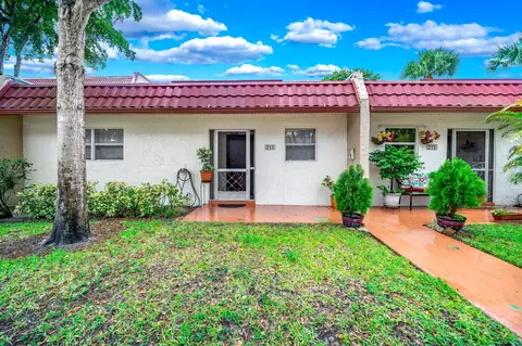 213 Lake Frances Dr, West Palm Beach, FL 33411