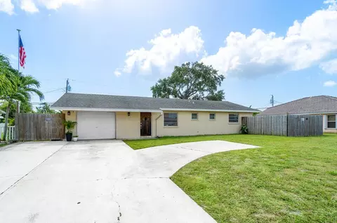 6692 Osborne Dr, Lake Worth, FL 33462