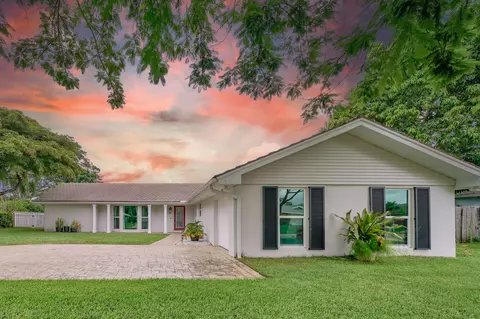 4191 Oak St, Palm Beach Gardens, FL 33418
