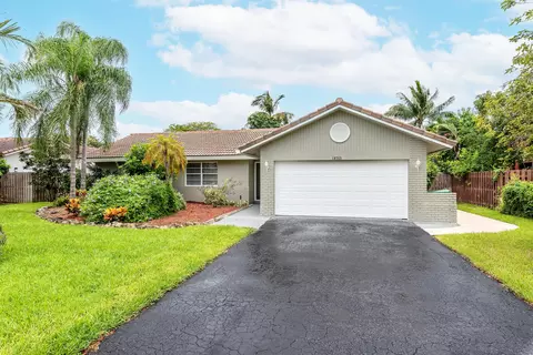 10753 NW 21st St, Coral Springs, FL 33071