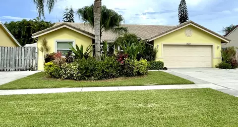 7534 Texas Trl, Boca Raton, FL 33487