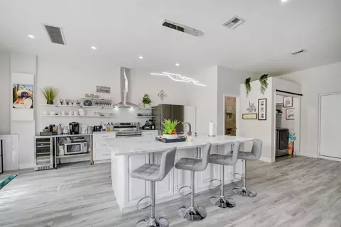 6620 Hillside Ln, Lake Worth, FL 33462