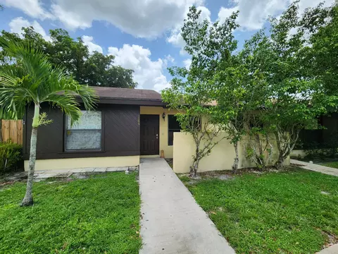 3766 Mil Pond Ct, Greenacres, FL 33463