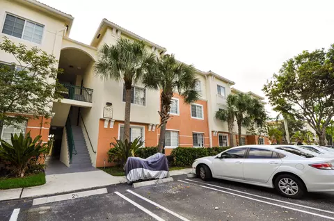 9825 Baywinds Dr #1104, West Palm Beach, FL 33411
