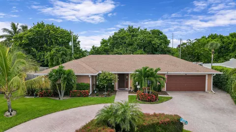 37 Russell St, Jupiter, FL 33469