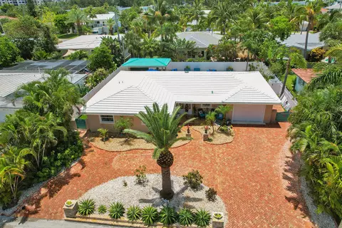 1261 Manor Dr, Riviera Beach, FL 33404