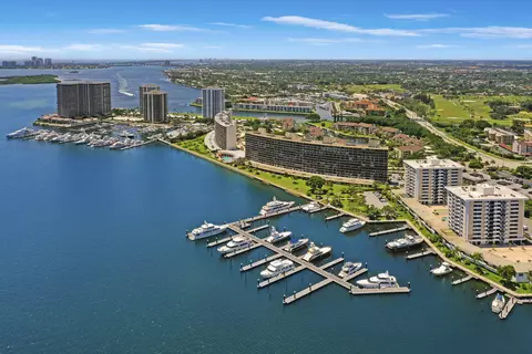 124 Lakeshore Dr #8290, North Palm Beach, FL 33408