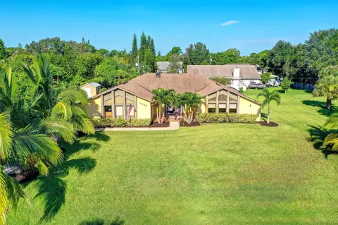 2058 SE Morningside Blvd, Port Saint Lucie, FL 34952
