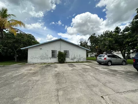 5589 Mango Rd, West Palm Beach, FL 33413