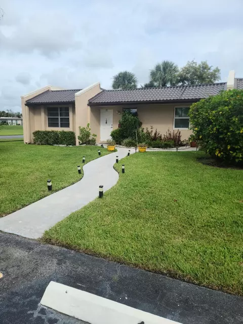 172 Lake Meryl Dr, West Palm Beach, FL 33411