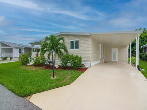202 NE Woods Way, Jensen Beach, FL 34957