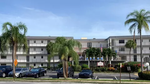 9233 SW 8th St #305, Boca Raton, FL 33428