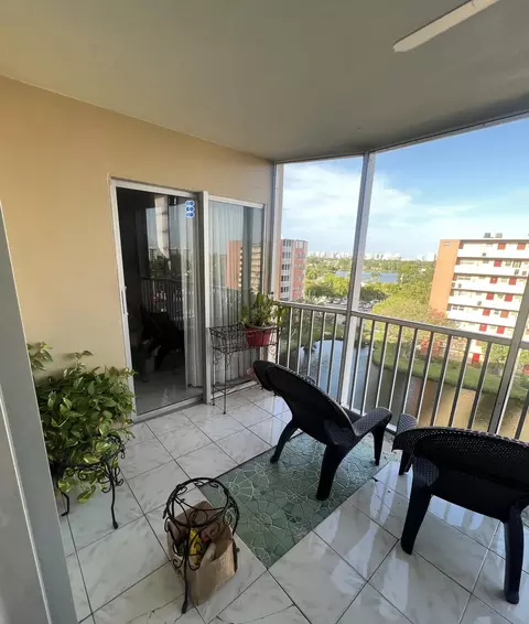 1770 NE 191st St #711-1, Miami, FL 33179