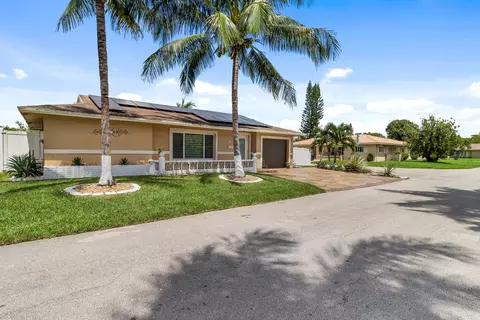 7615 NW 72nd Ave, Tamarac, FL 33321