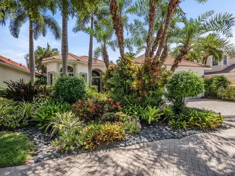 114 San Marco Dr, Palm Beach Gardens, FL 33418