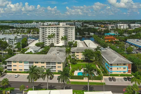 60 Venetian Dr #200-N, Delray Beach, FL 33483